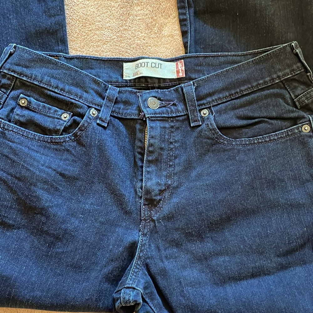 Bootcut Levis 515 jeans, Size 8M